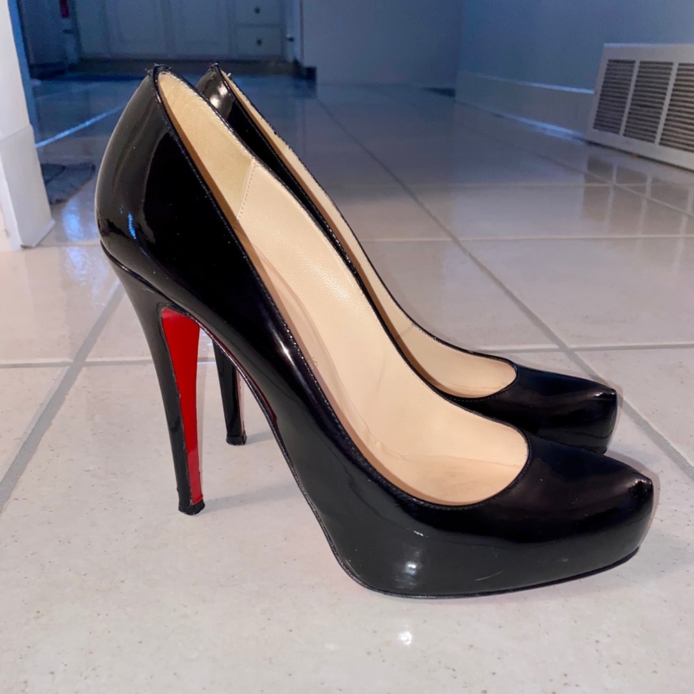 Re-poshed. Too tight for me.